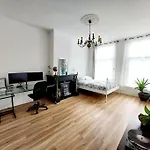 Historic Apartment Very Close To City Center