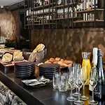 Le Petit Marin Boutique Hotel
