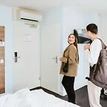 Rotterdam Teleport Hotel