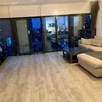 Beautiful Apt Free Parking