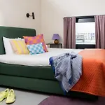Hotel Unplugged