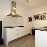 Long Term Rental - Beautiful Apt City Center Free Parking