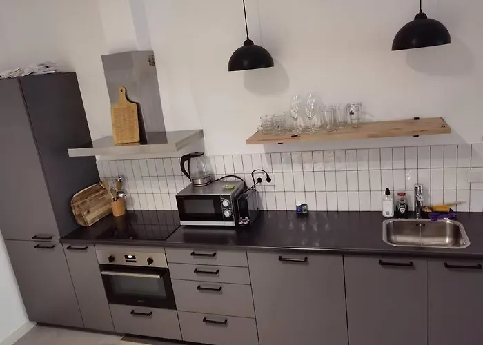 Lovely 2 Bedroom Serviced Apartment In Rotterdam
