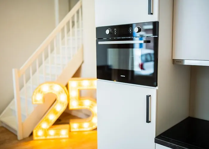 Creative 3 Bedroom Apartment 79M2 -Bsh25-