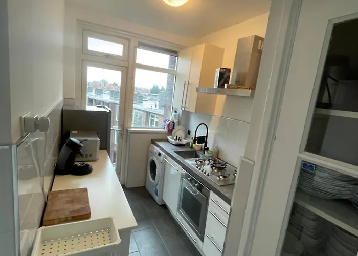 Sunny And Spacious Apartment