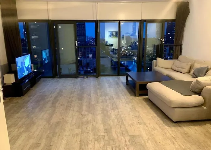 Long Term Rental - Beautiful Apt City Center Free Parking