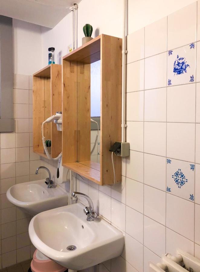 Hostel Room Rotterdam Albergue