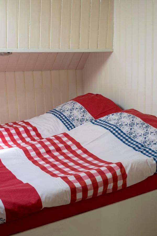 Boat-apartment Hoop 3* Rotterdam