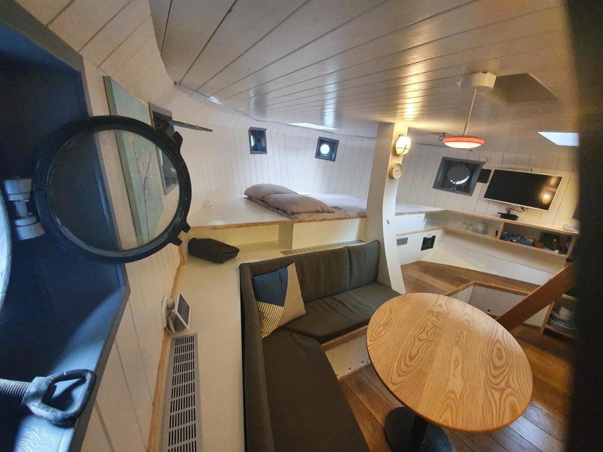 De Coaster & Aquarium Ponton Botel *