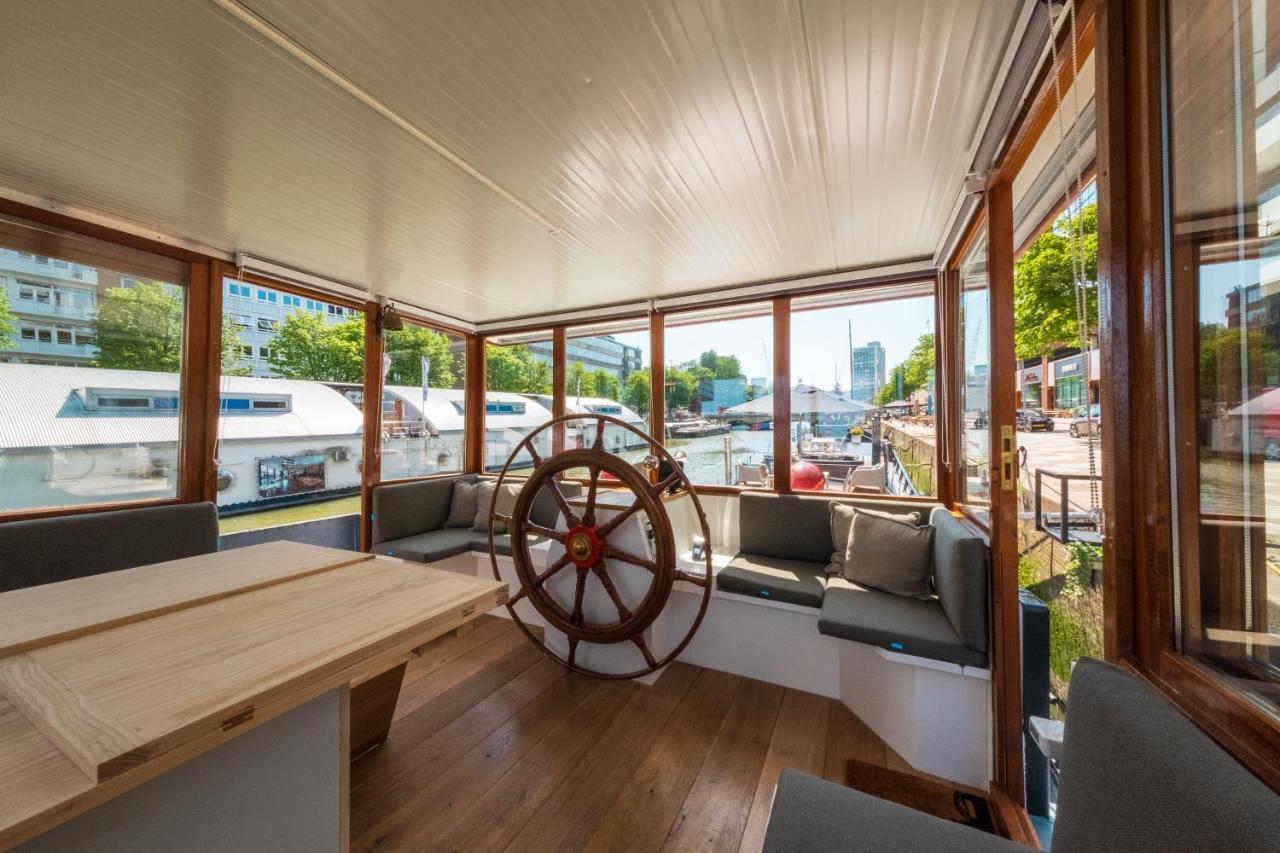 Botel De Coaster & Aquarium Ponton *