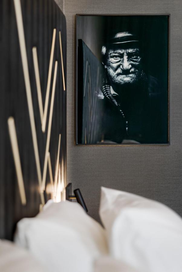 Hotel Le Marin - Handwritten Collection