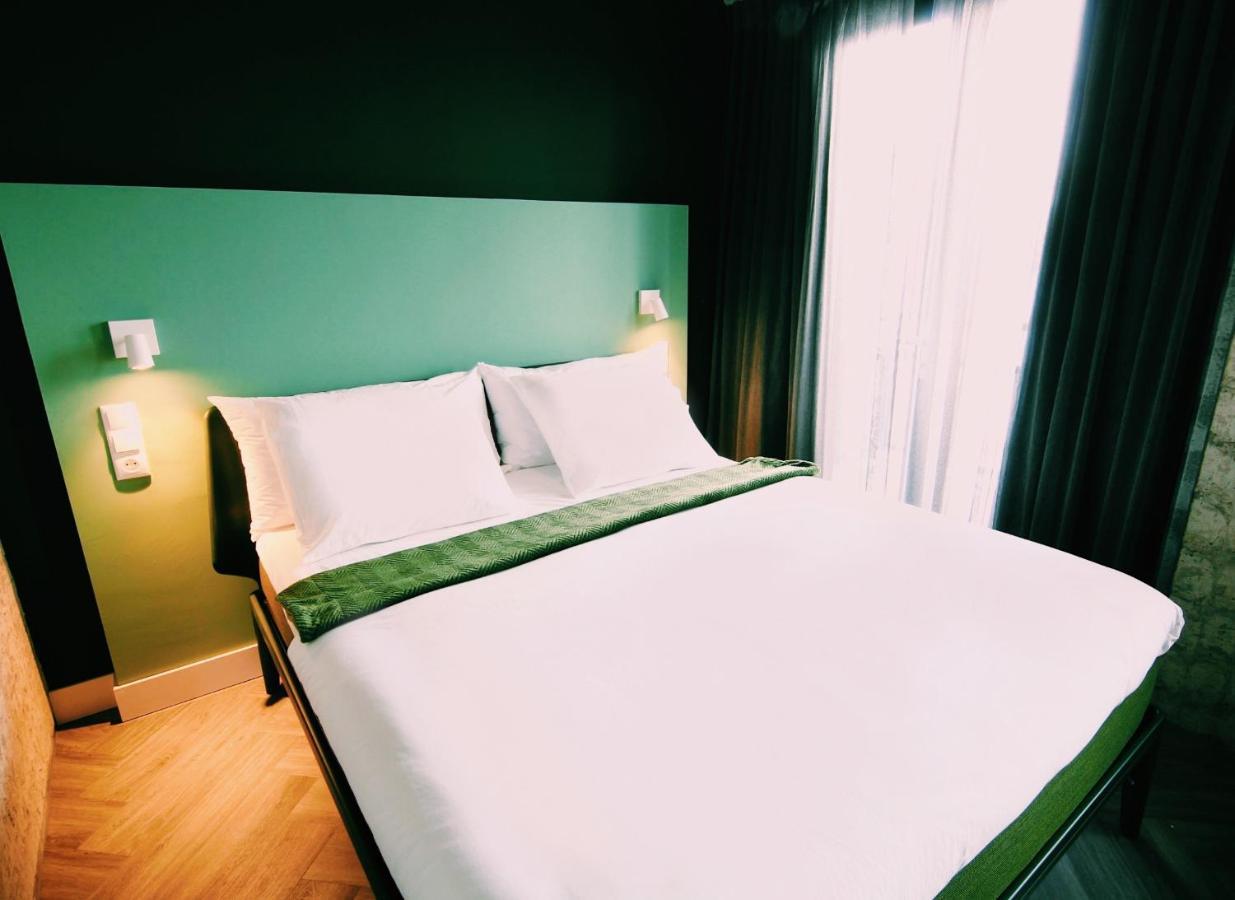 Bed, Bites & Business Hotel