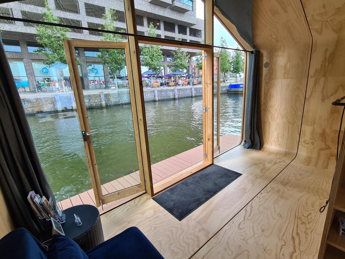 Vakantiehuis Wikkelboat Nr4 At Floating Rijnhaven
