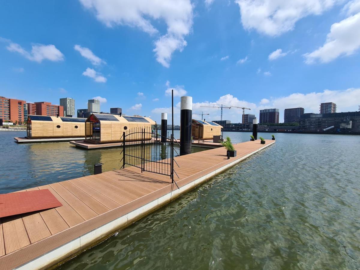 Wikkelboat Nr5 At Floating Rijnhaven Vakantiehuis *