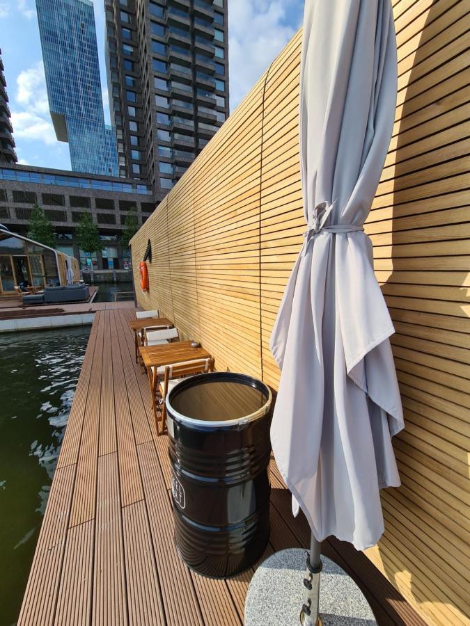 Wikkelboat Nr4 At Floating Rijnhaven Vakantiehuis