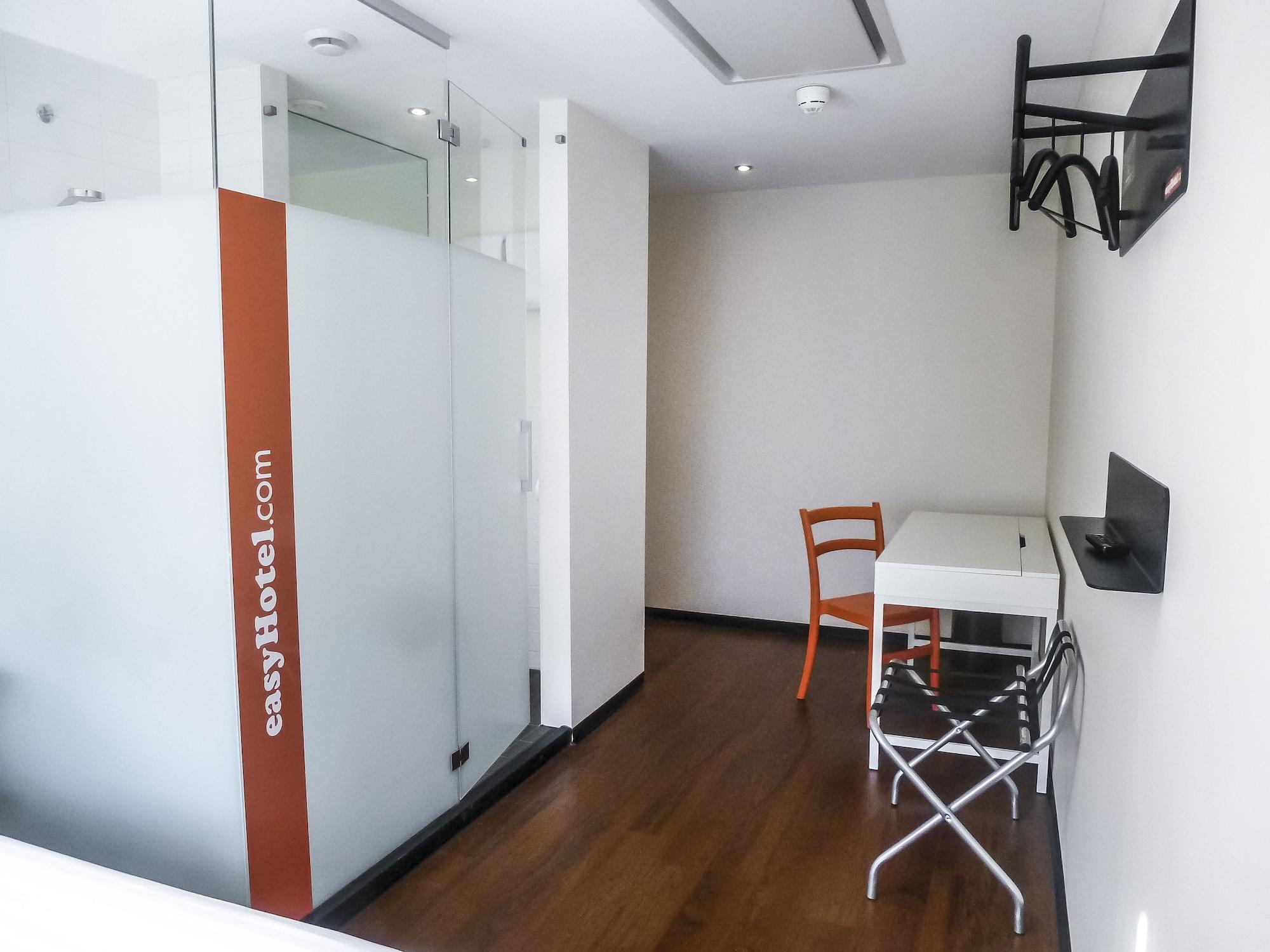 Easyhotel Centre Hotel