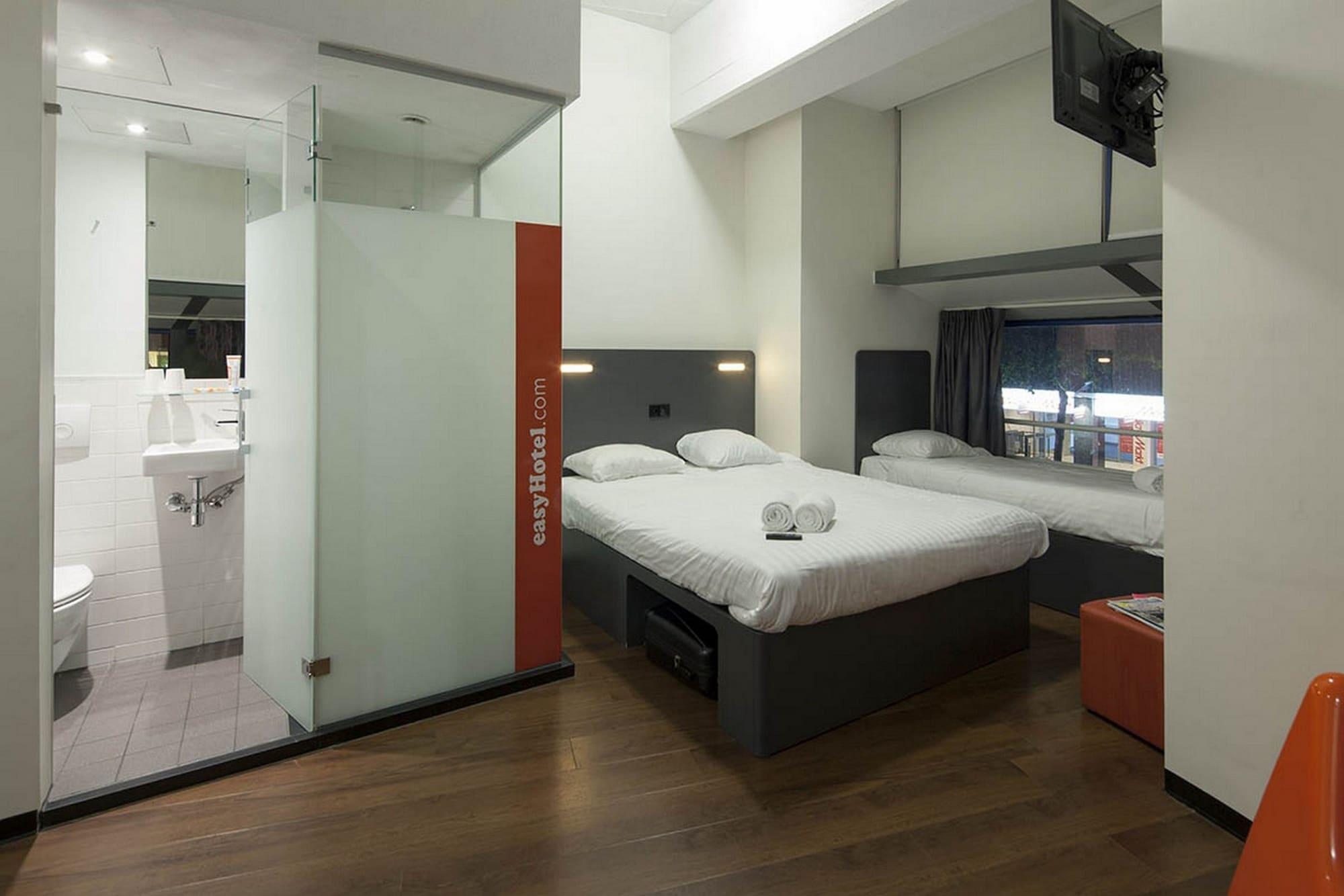 Easyhotel Centre 2*