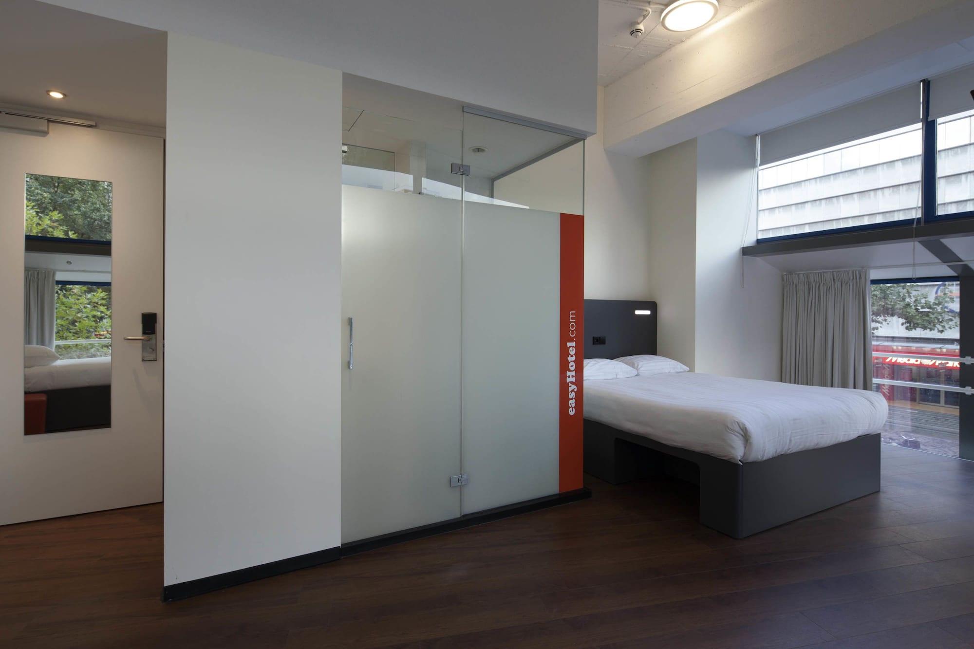 Easyhotel Centre Hotel 2*