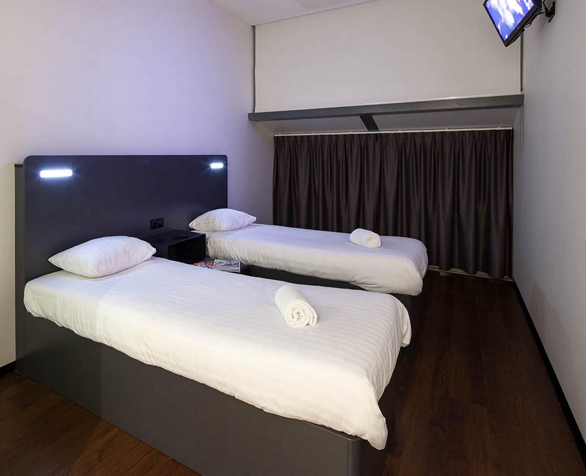 Easyhotel Centre 2*