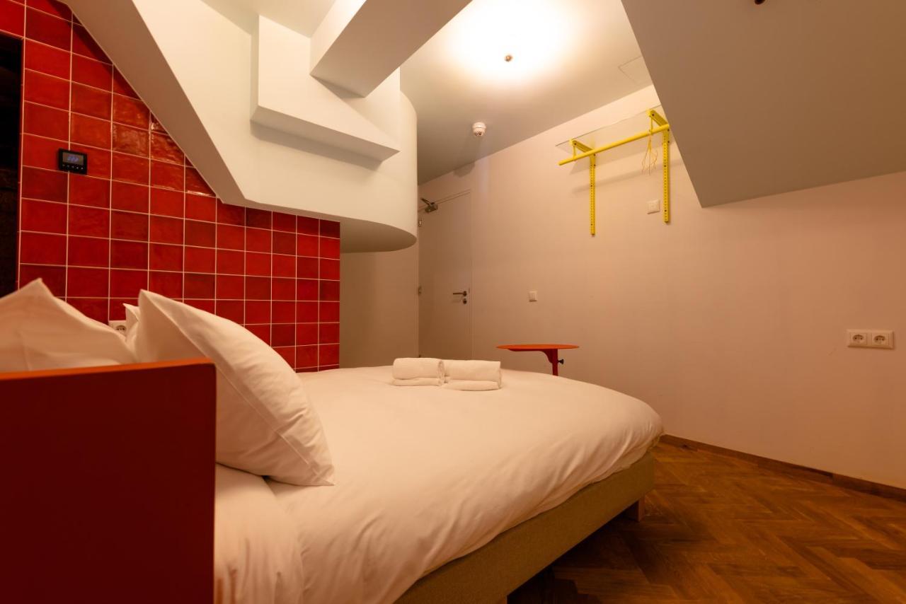 Not Hotel