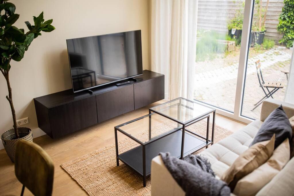 Delightful 2 Bedroom Serviced 54m2 -mst40d- Vakantiehuis