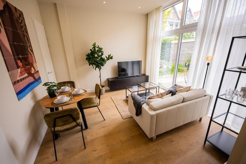 Delightful 2 Bedroom Serviced 54m2 -mst40d- Vakantiehuis