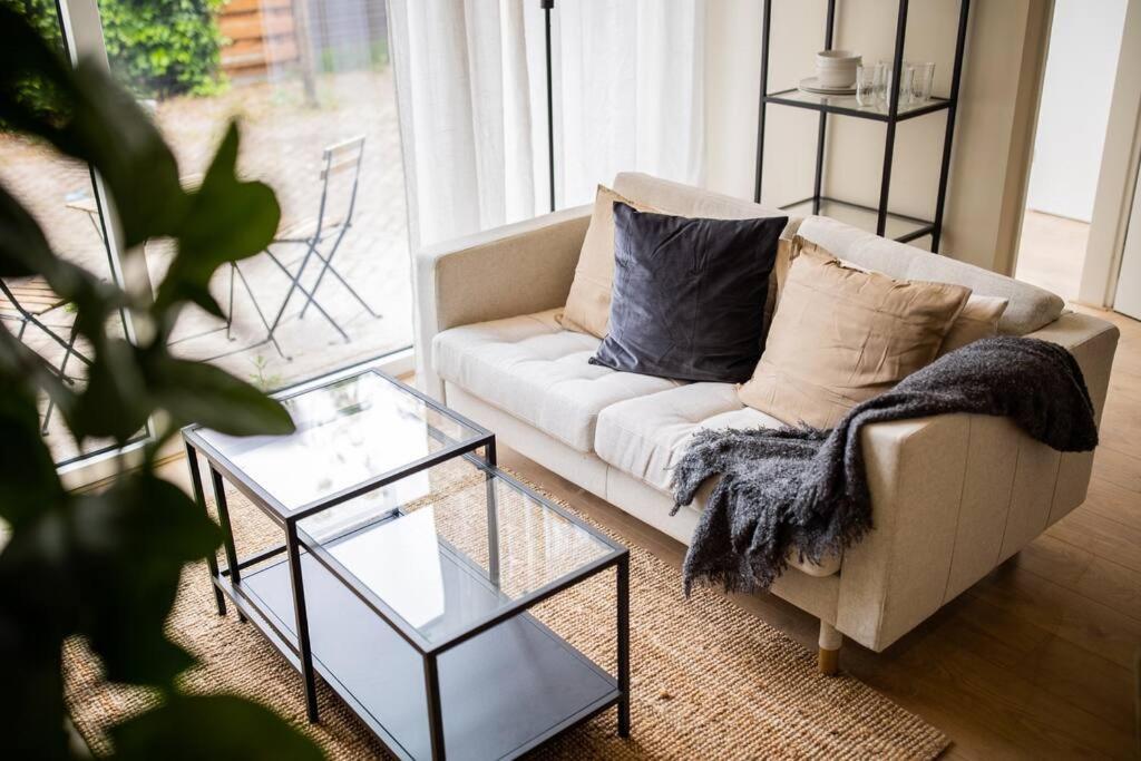 Delightful 2 Bedroom Serviced 54m2 -mst40d-