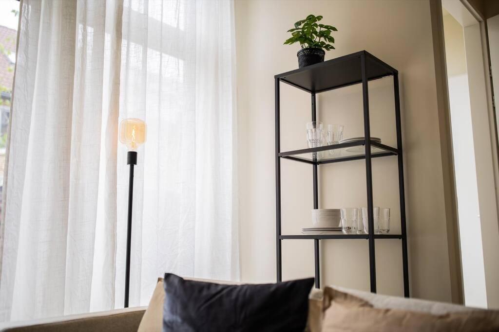 Delightful 2 Bedroom Serviced 54m2 -mst40d- Vakantiehuis