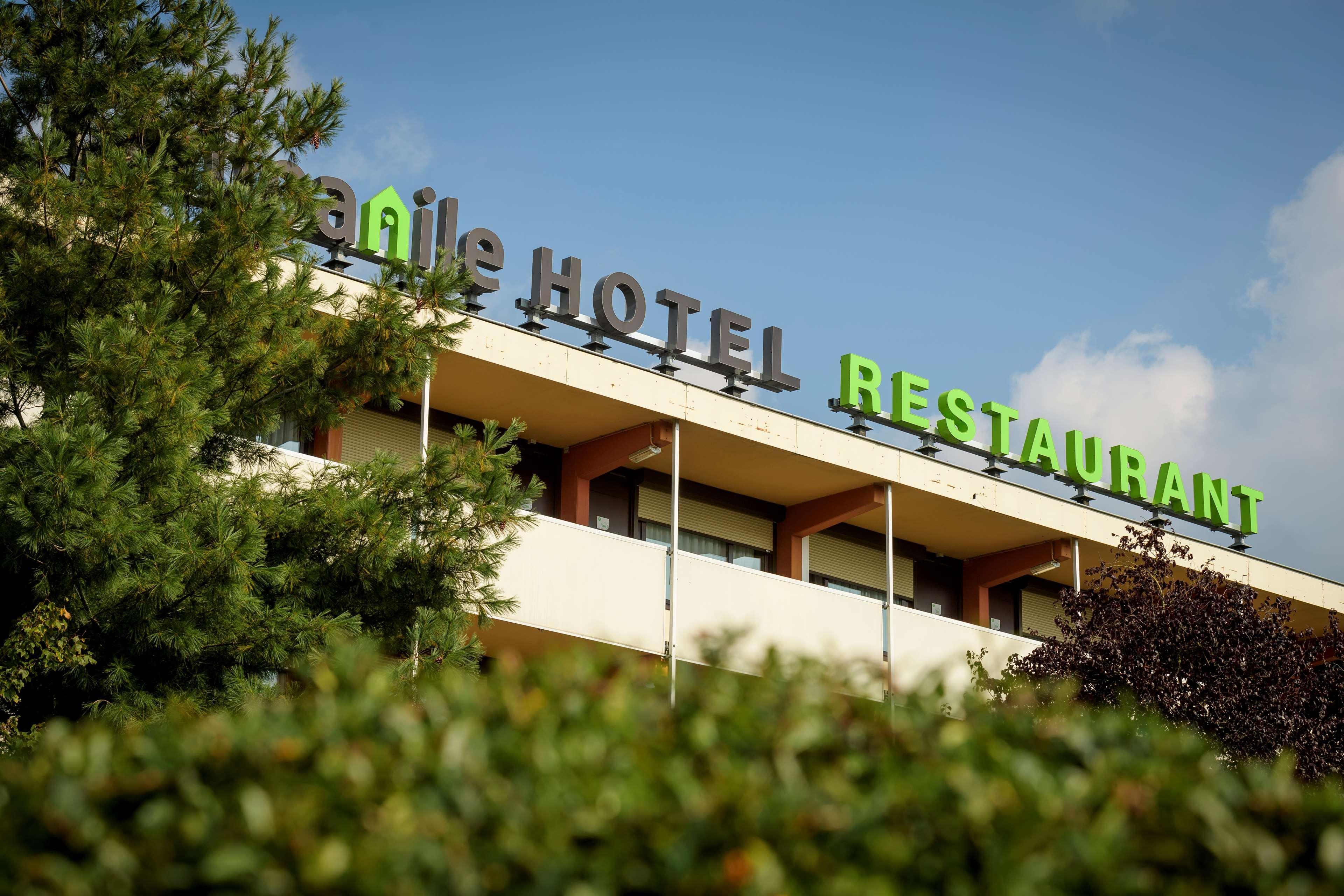 Hotel Campanile & Restaurant Oost 3*