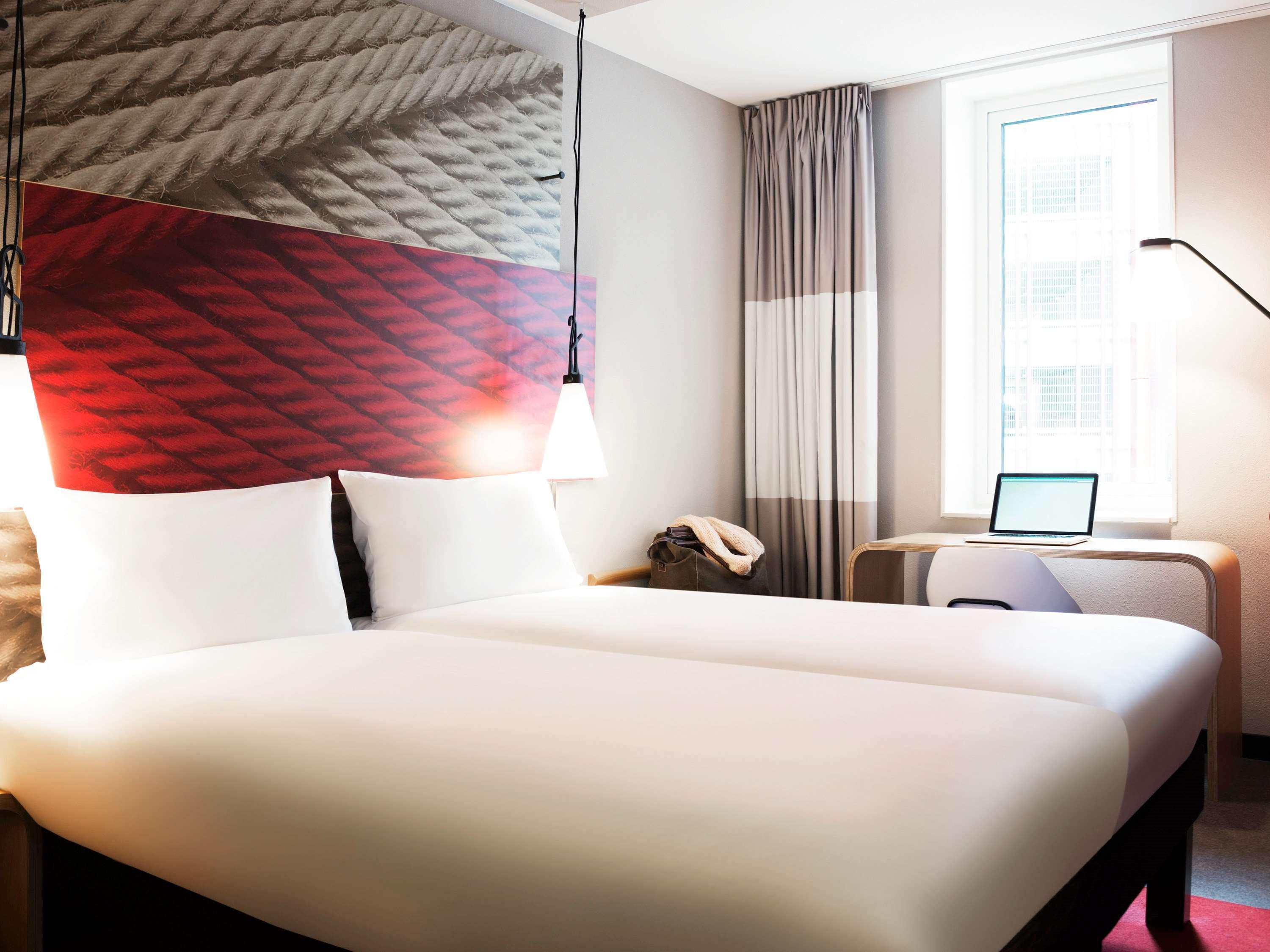 Ibis Centre Hotel 3*