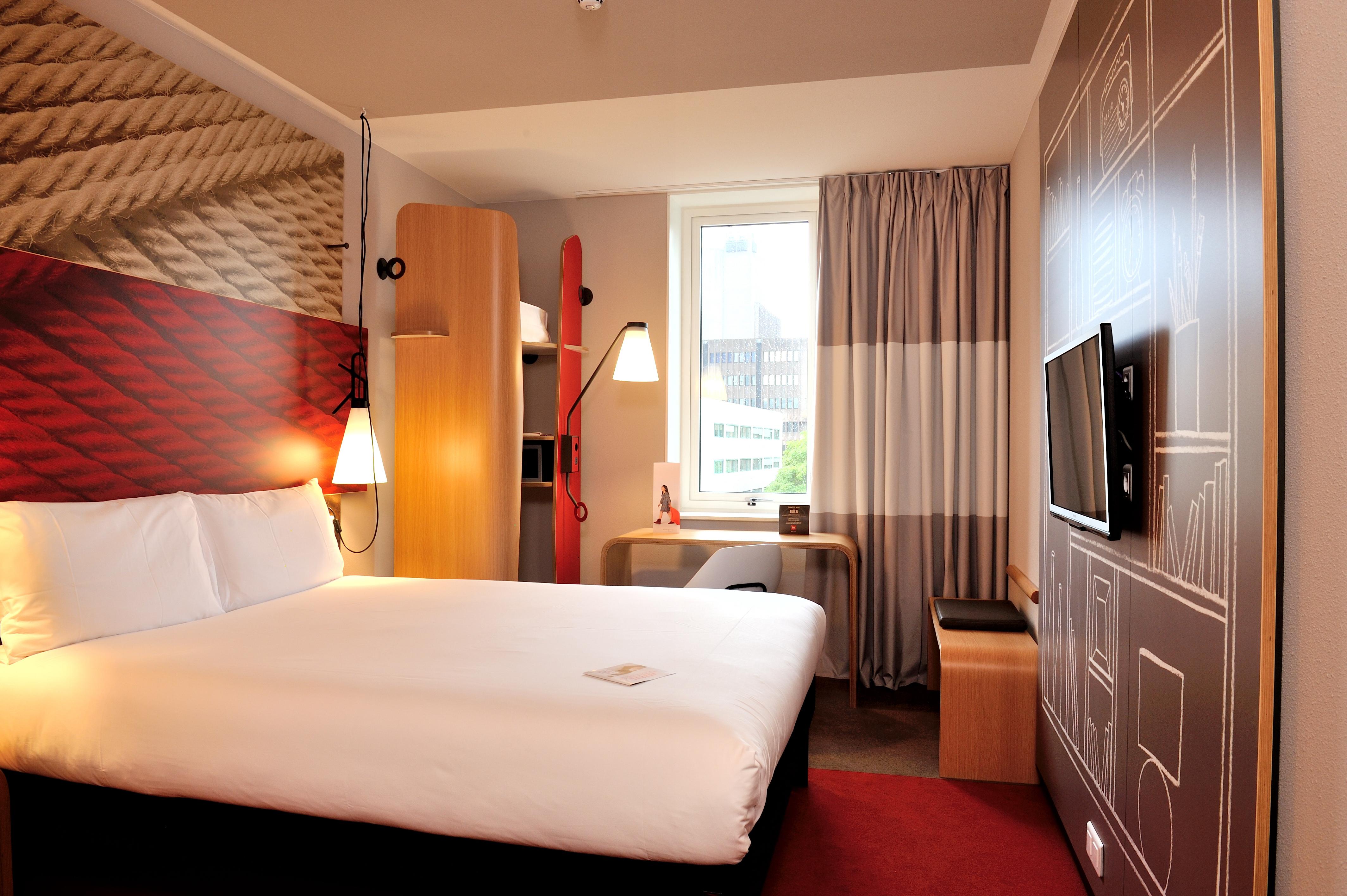 Ibis Centre Hotel 3*
