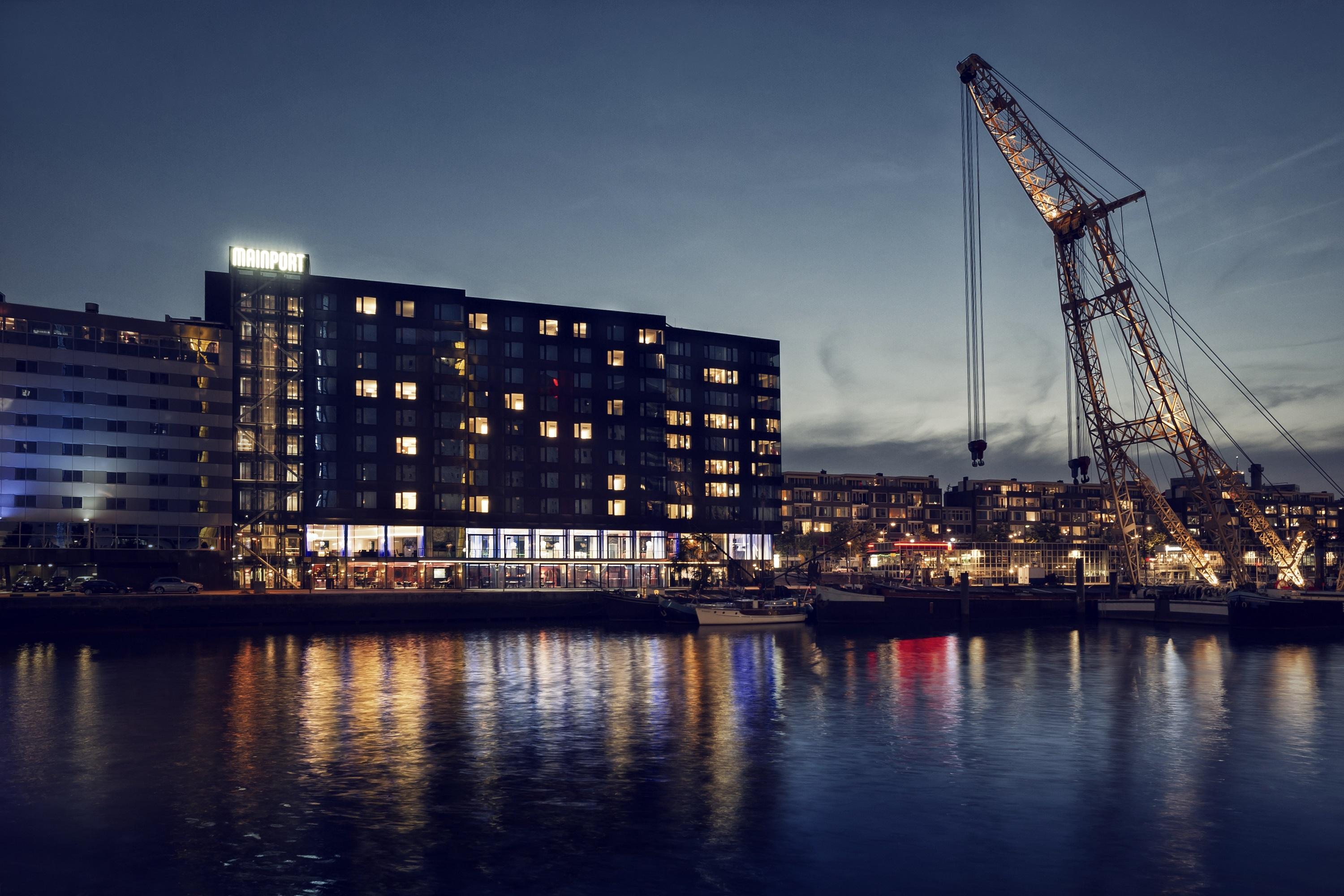 Hotel Mainport Design 5*