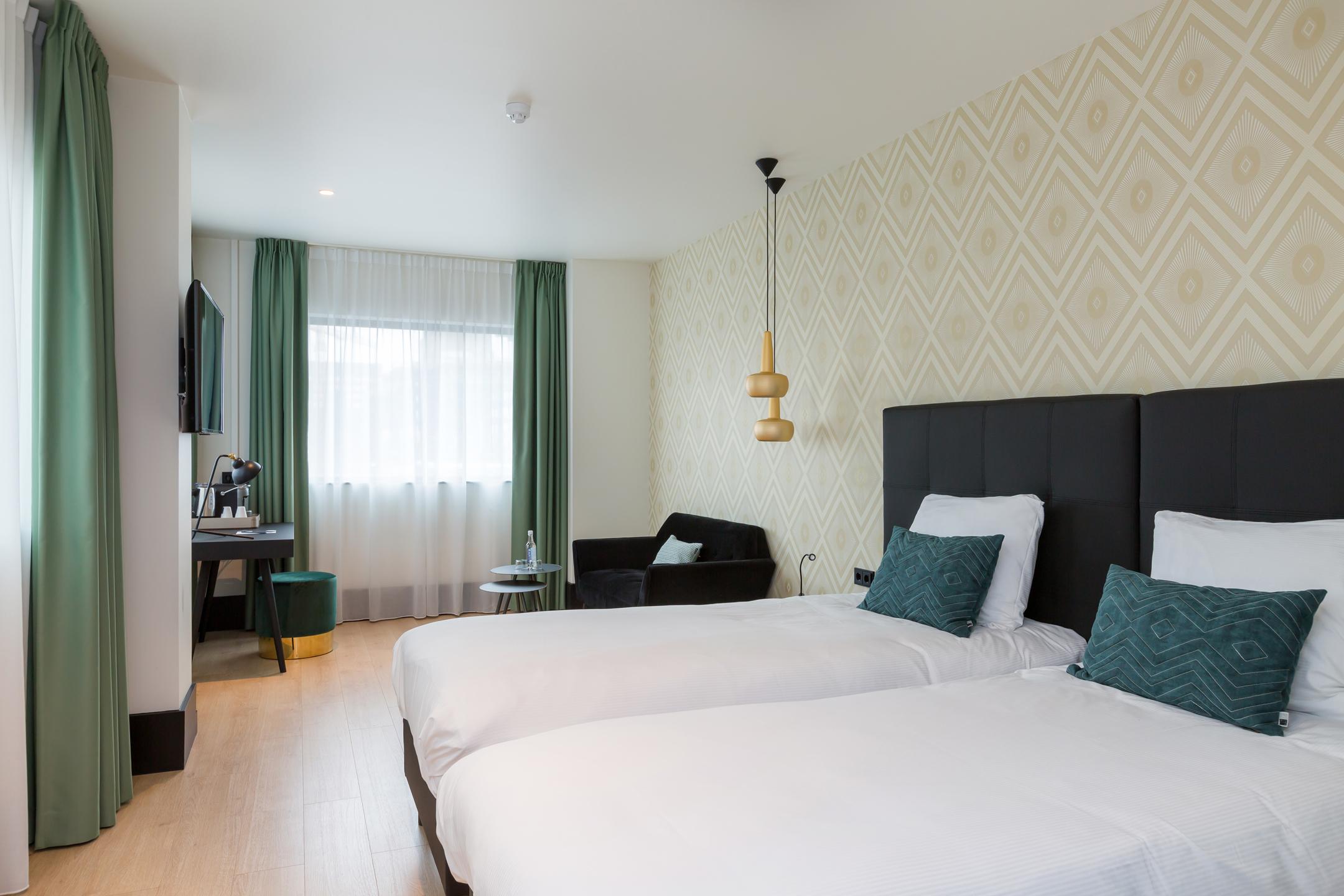 Hotel The 3*