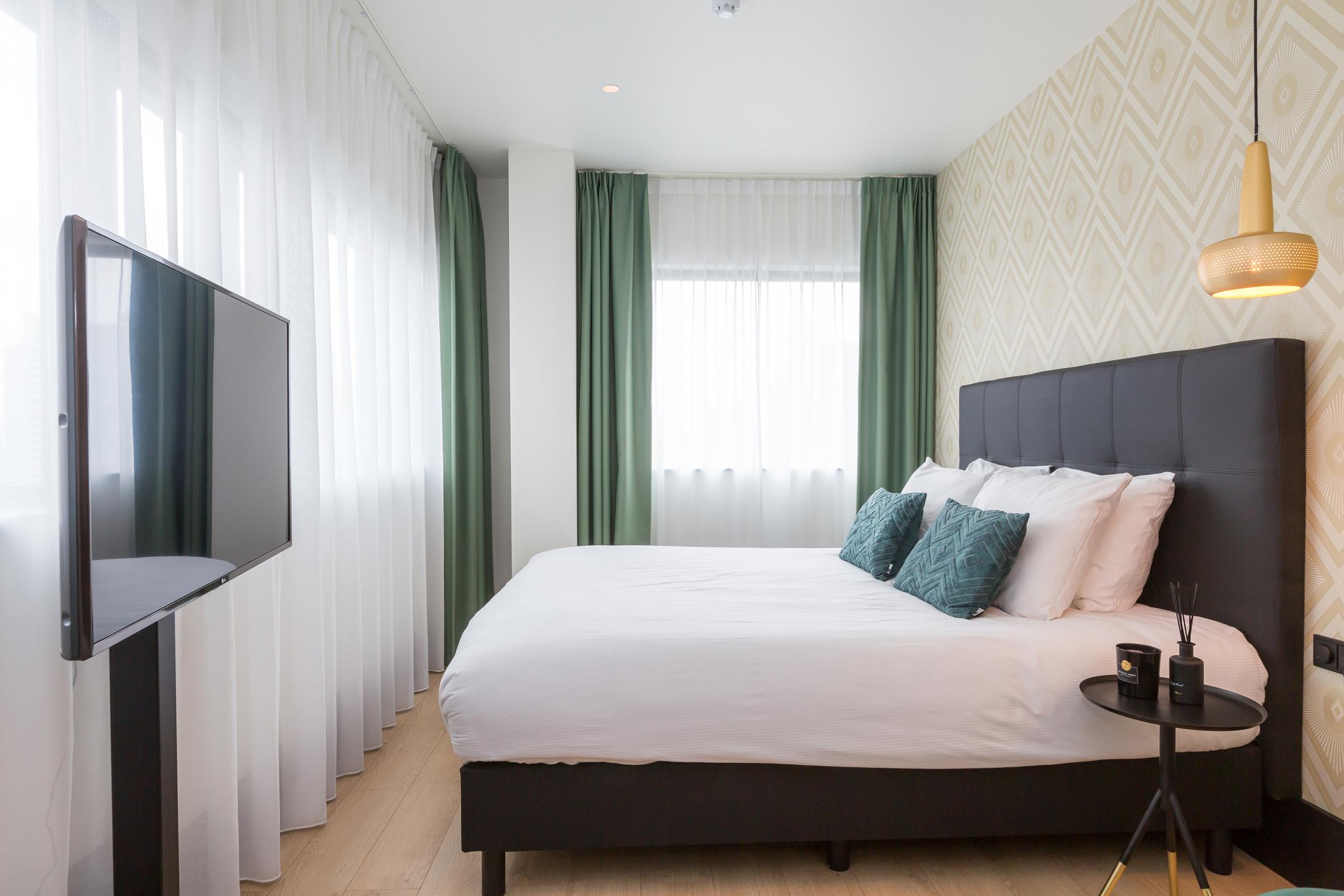 Hotel The 3*
