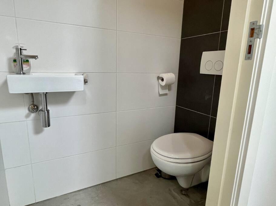 Trendy 2 Bedroom Serviced *