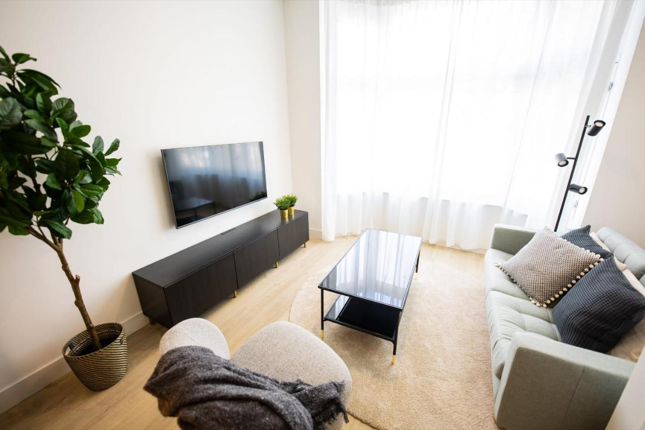 Apartment Admiringly 1 Bedroom Serviced 56m2 -nb306a- Rotterdam