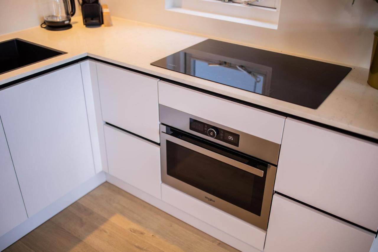 Happily 2 Bedroom Serviced 75m2 -nb306h- * Rotterdam