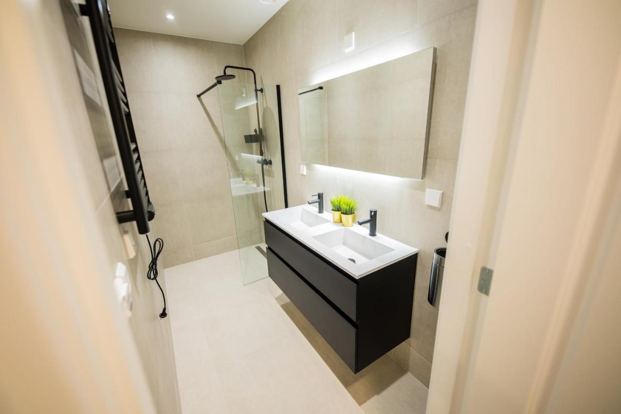 Apartment Admiringly 1 Bedroom Serviced 56m2 -nb306a- Rotterdam