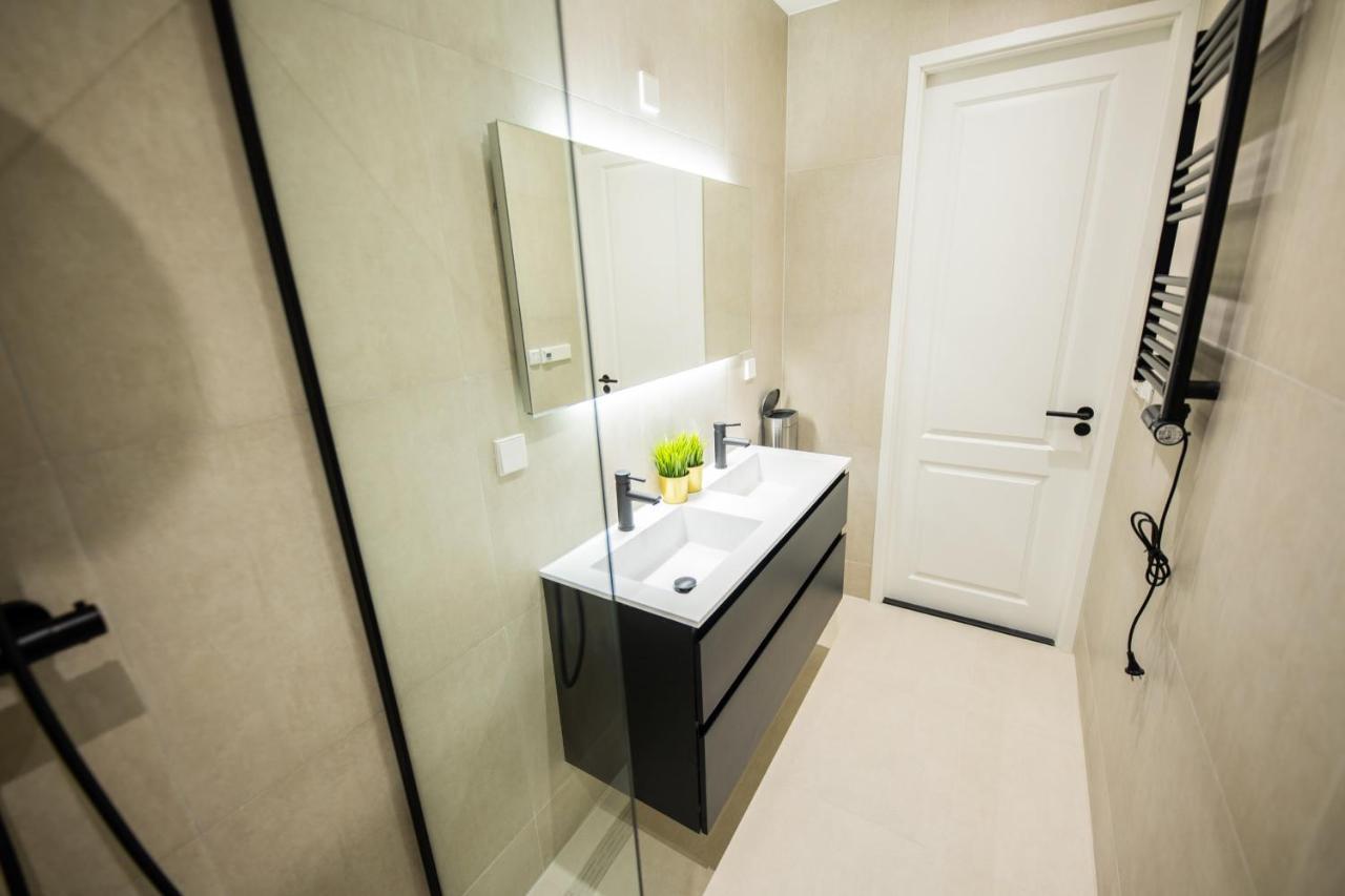 Admiringly 1 Bedroom Serviced 56m2 -nb306a- Apartment *