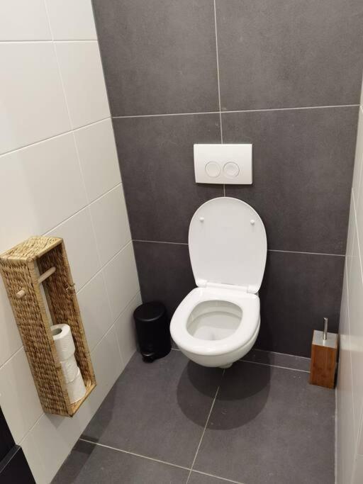 Lovely 2 Bedroom Serviced In Appartement Rotterdam