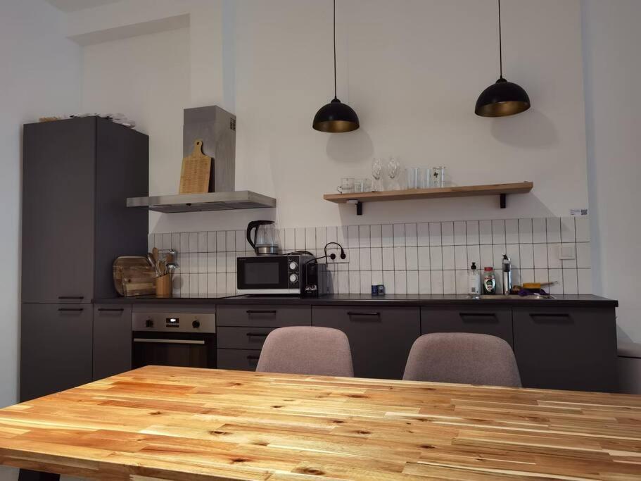 Lovely 2 Bedroom Serviced In Appartement Rotterdam