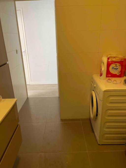 Private Double Bed Only With Balcony In Accommodatie bij particulieren *
