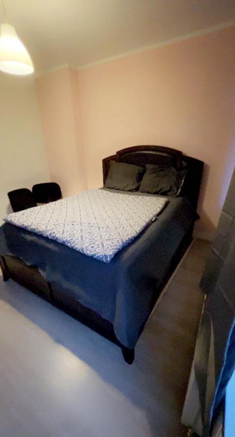 Private Double Bed Only With Balcony In Accommodatie bij particulieren Rotterdam