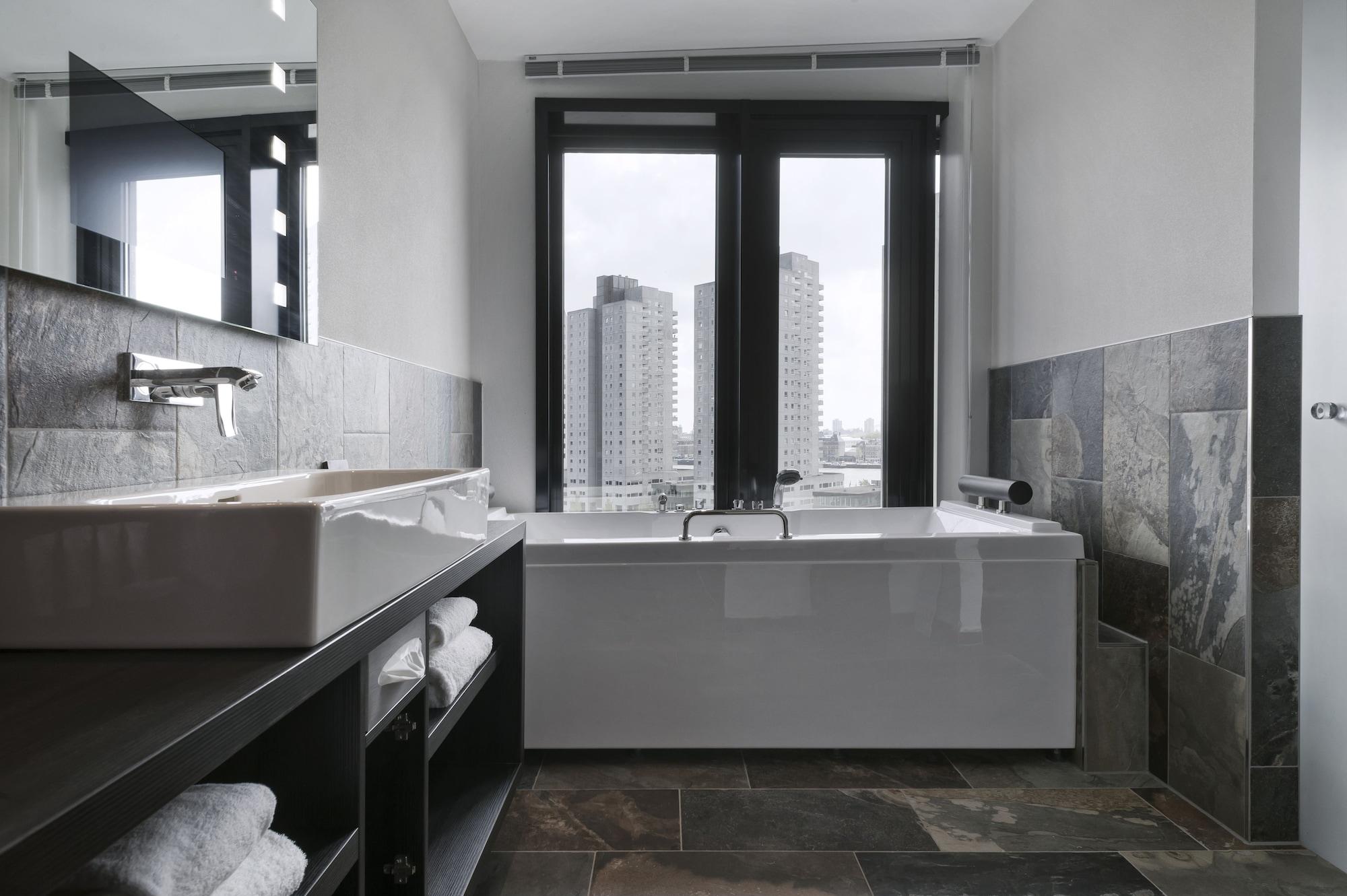 Hotel Mainport Design