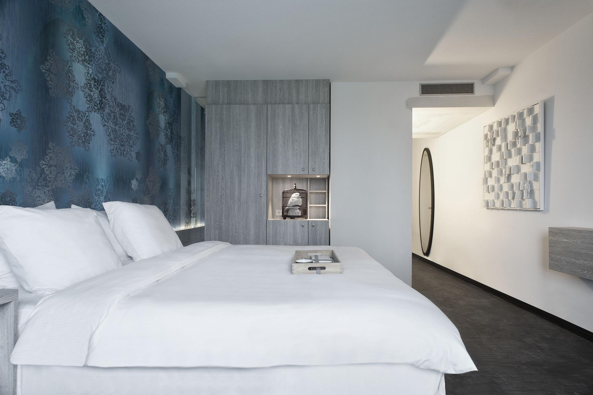Mainport Design Hotel 5*