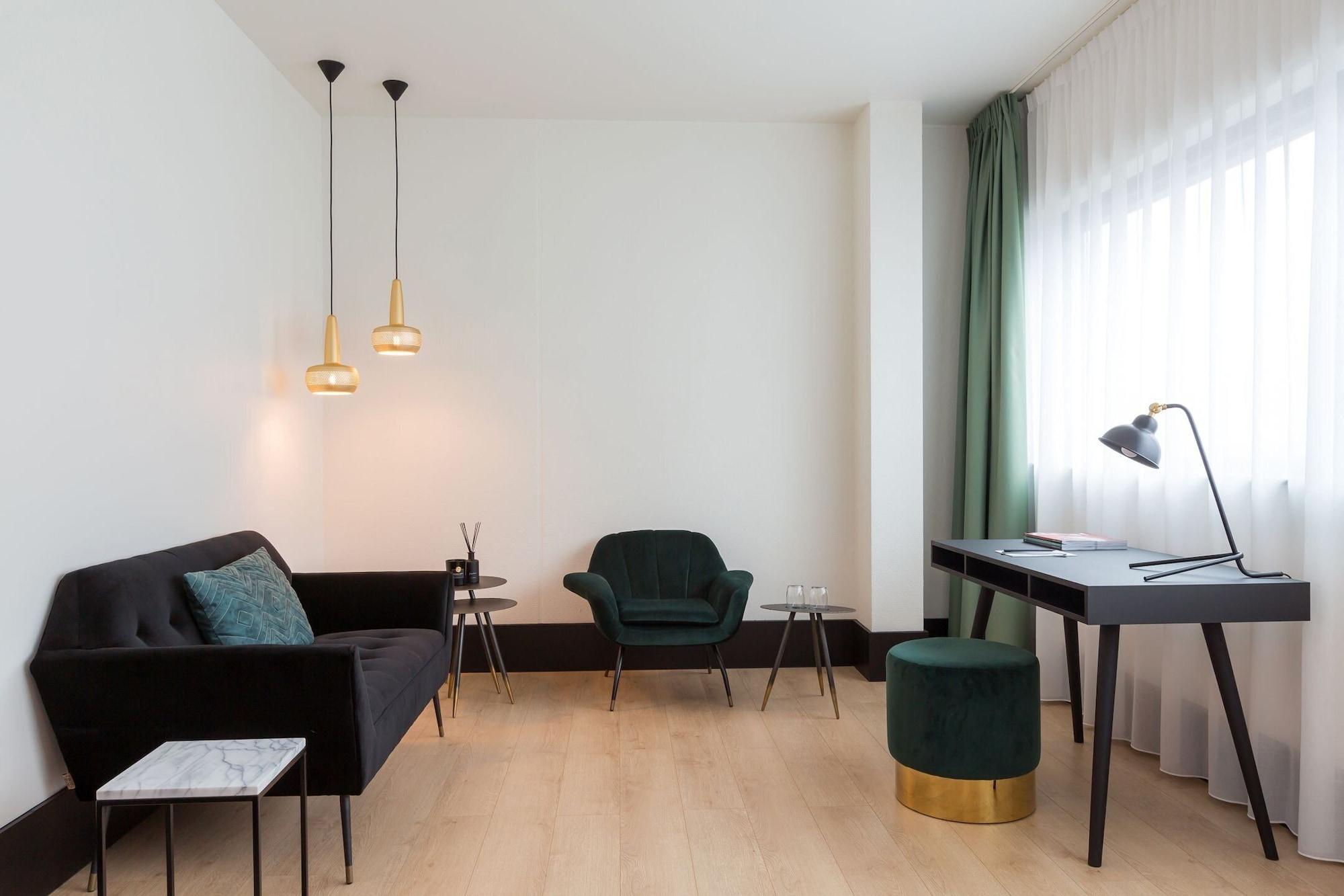 Hotel The