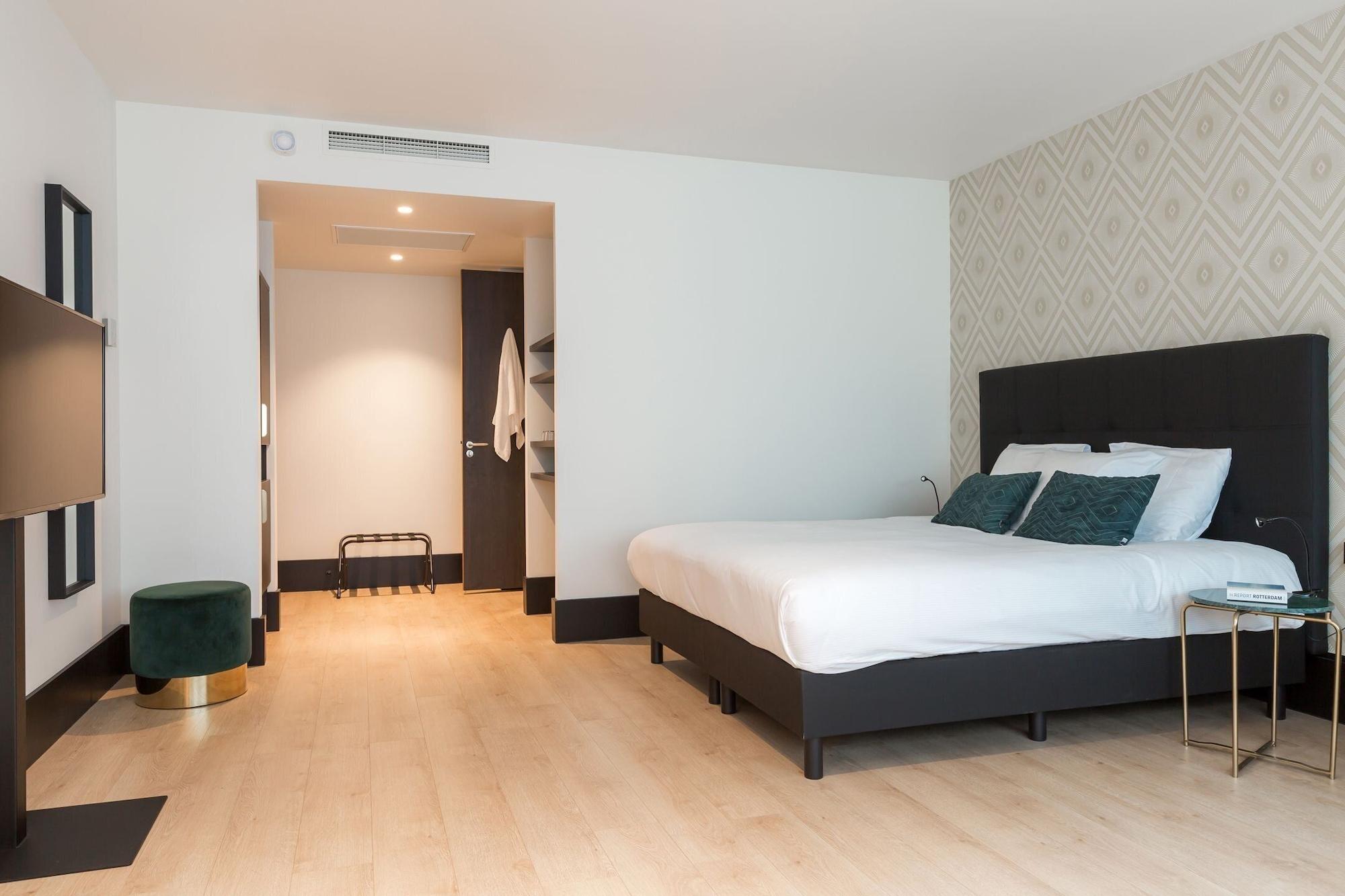 Hotel The 3*