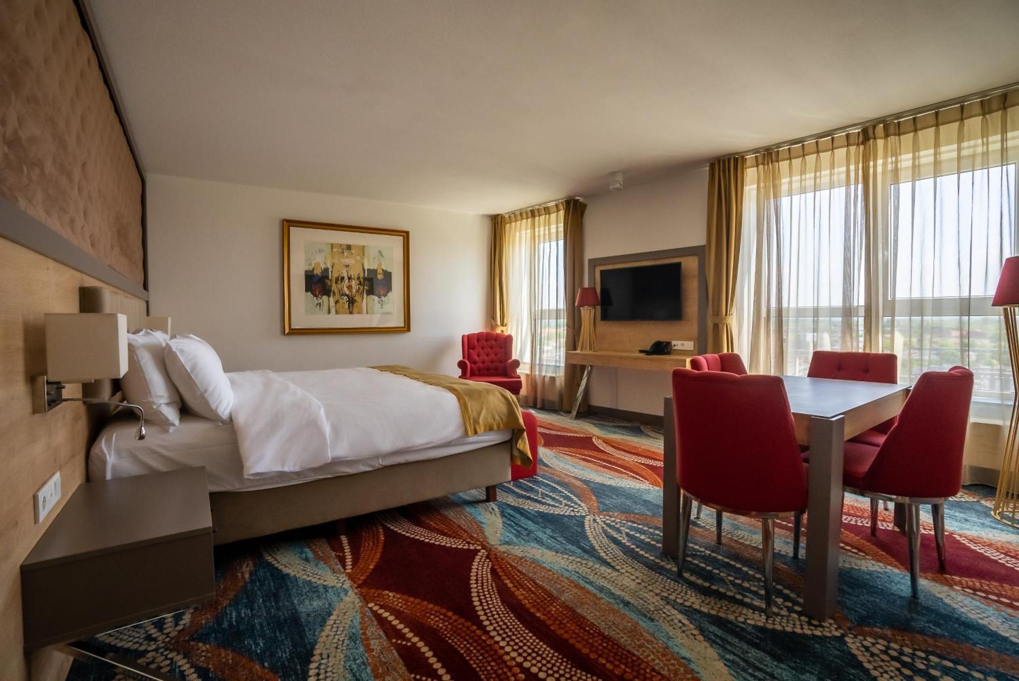 Hotel Art 4*
