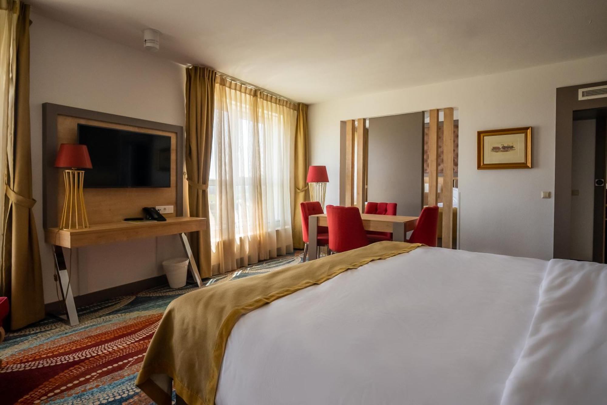 Art Hotel 4*