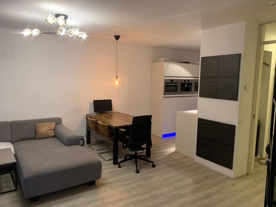 Stunning View Apt Free Parking Rotterdam